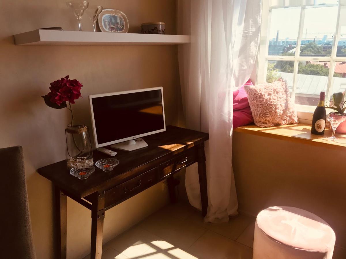 Cozy Oldtown Studio With Magnific City View タリン エクステリア 写真