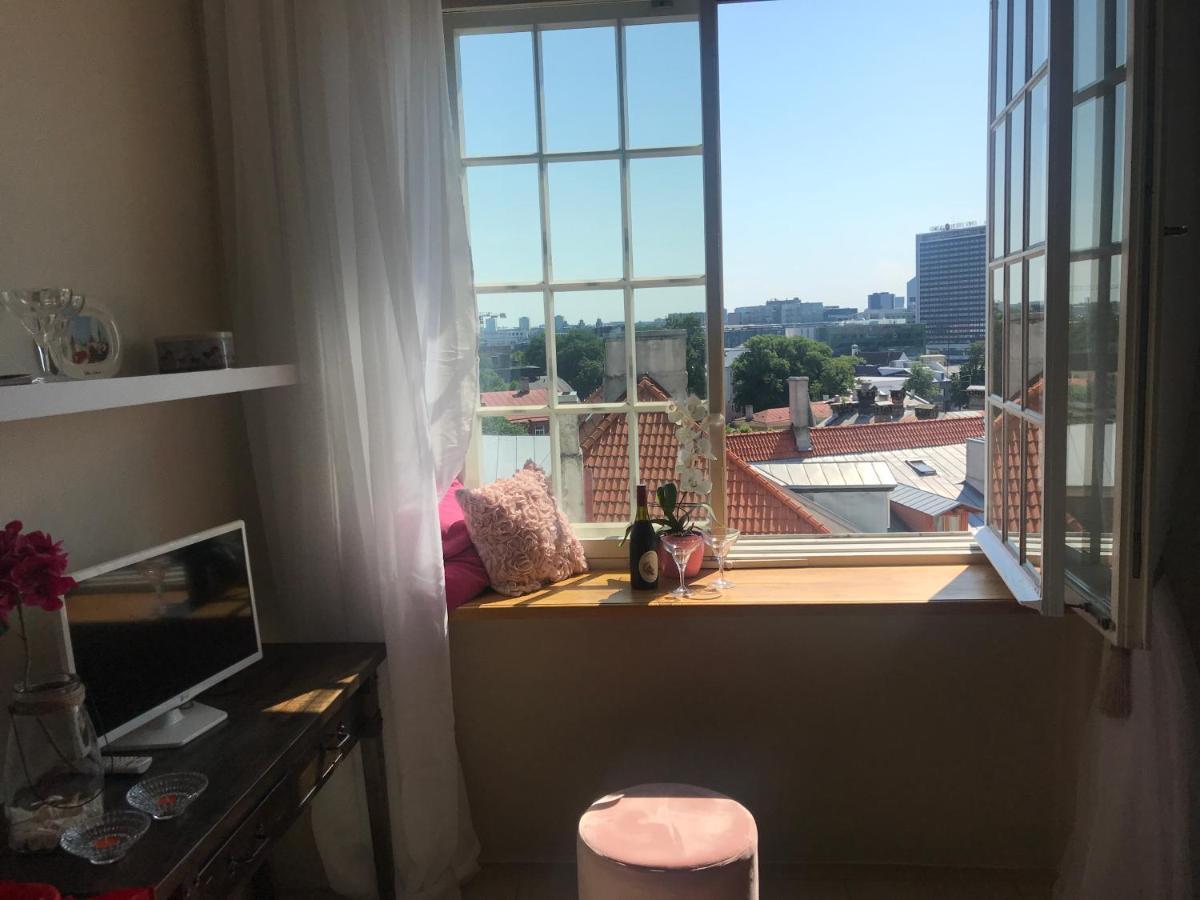 Cozy Oldtown Studio With Magnific City View タリン エクステリア 写真
